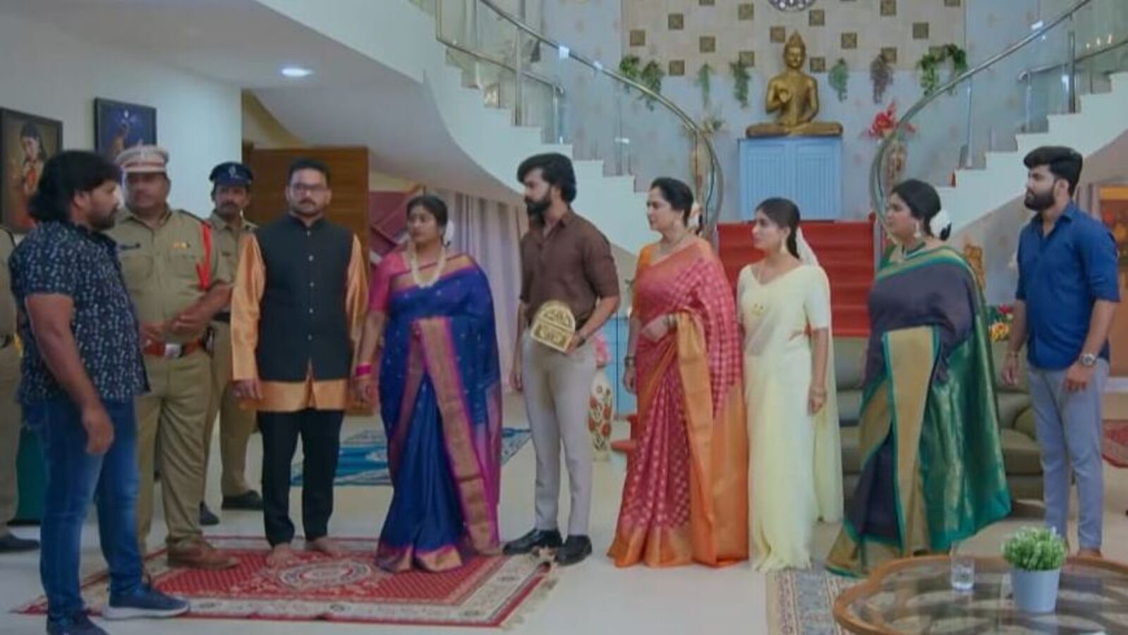 నిన్ను కోరి జూలై 10 ఎపిసోడ్: దొంగ కోసం విరాట్, చంద్రకళ ఛేజింగ్.. జగదీశ్వరిని అరెస్టు చేసేందుకు వచ్చిన పోలీసులు