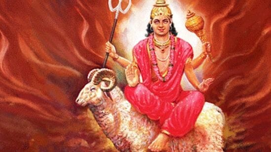 కన్యారాశిలో కుజ సంచారంతో మూడు అదృష్ట రాశుల వారికి ప్రత్యేక ప్రయోజనాలు లభిస్తాయి. మీరు వృత్తిలో గొప్ప విజయాన్ని పొందవచ్చు మరియు ఆశించిన ప్రయోజనాలను పొందవచ్చు. ఈ మూడు అదృష్ట రాశుల గురించి తెలుసుకుందాం.