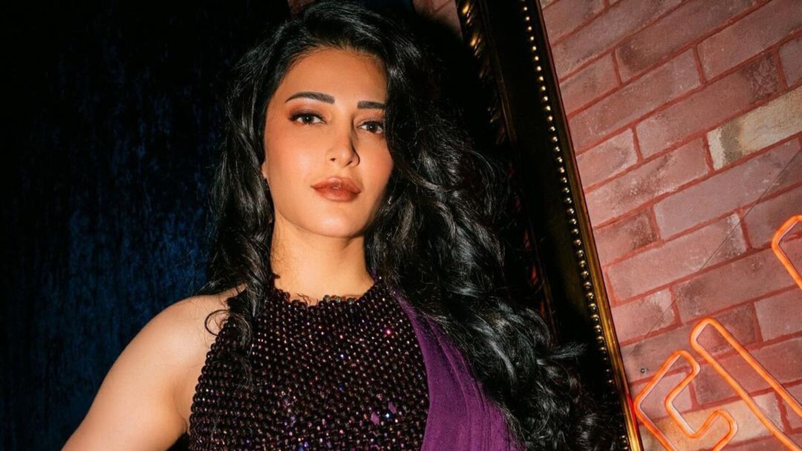 తన హెయిర్ సీక్రెట్ చెప్పిన హీరోయిన్ శ్రుతి హాసన్.. మెరిసే జుట్టుకు కారణం ఇంట్లో దొరికే ఈ ఆయిలేనట!