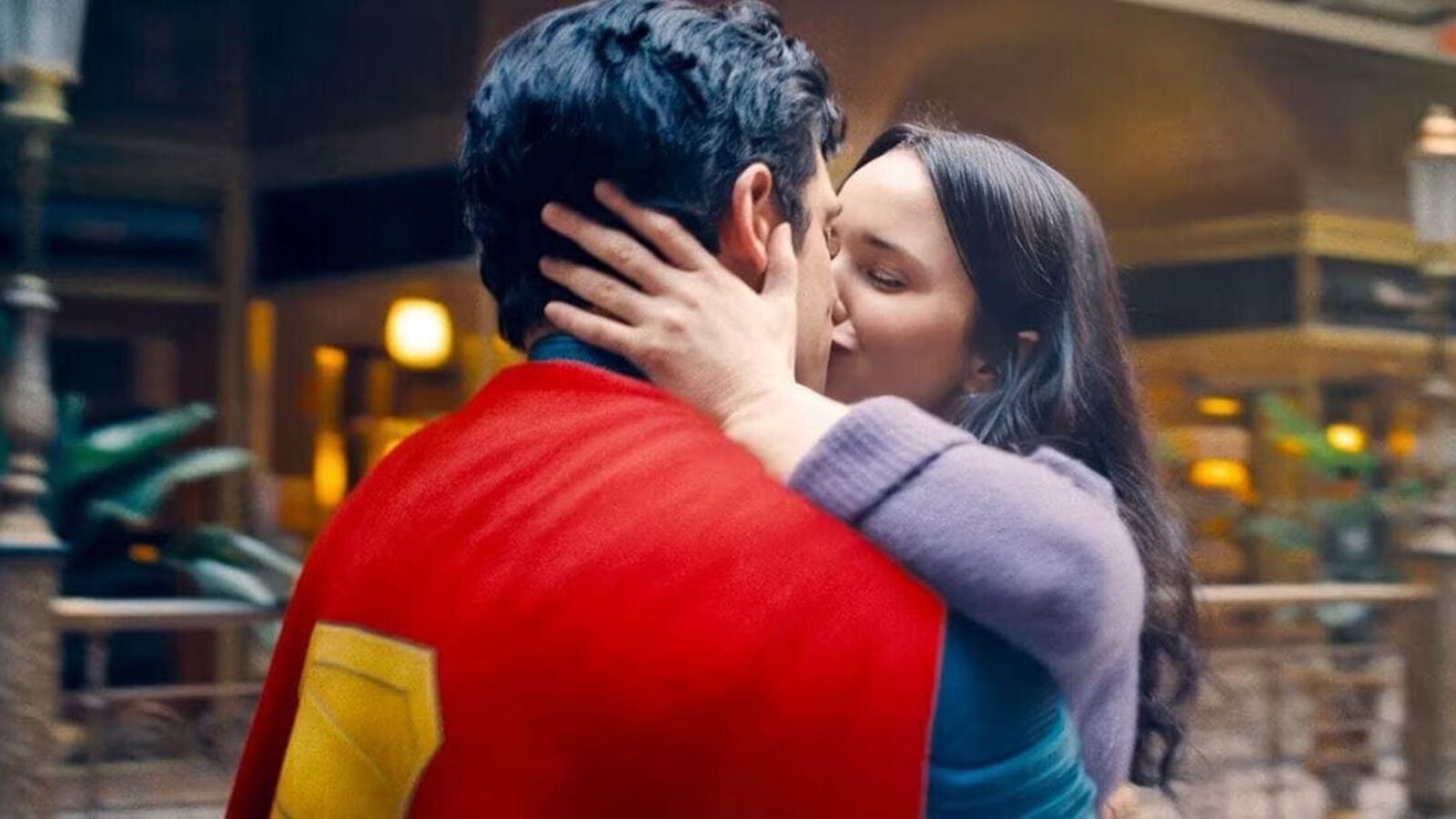 33 సెకన్ల కిస్సింగ్ సీన్ కట్.. సెన్సార్ బోర్డుపై ఫ్యాన్స్ ఫైర్.. మండిపడ్డ నటి