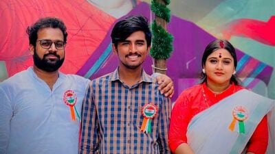 శ్రీకాళహస్తి జనసేన ఇన్‌ఛార్జి కోట వినుత దంపతులతో రాయుడు (మధ్యలో వ్యక్తి)