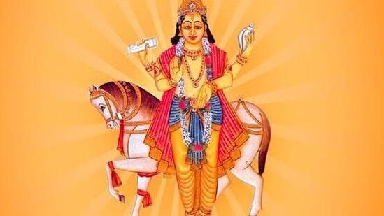గురువు నక్షత్ర సంచారంలో మార్పు: బుధుడు ఆరుద్ర నక్షత్రానికి అధిపతి. ఆరుద్ర నక్షత్రంలోకి గురువు అడుగు పెట్టినప్పుడు సానుకూల మార్పులను చూడొచ్చు. జ్ఞానం, వ్యాపారం, కమ్యూనికేషన్, తెలివి వంటి వాటిపై ప్రభావం పడుతుంది. ఆరుద్ర నక్షత్రం రెండవ పాదంలోకి గురువు ప్రవేశించినప్పుడు కొన్ని రాశుల వారికి శుభ ఫలితాలు కలుగుతాయి. ఈ మూడు రాశుల వారికి బోలెడు లాభాలు కలుగుతాయి. మరి వీరిలో మీరు ఉన్నారేమో చూసుకోండి.