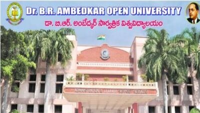 <p>అర్హత కలిగిన అభ్యర్థులు <a href="https://braou.ac.in/" target="_blank">https://braou.ac.in/</a> వెబ్ సైట్ లోకి వెళ్లి అప్లికేషన్ చేసుకోవాల్సి ఉంటుంది. ఇందుకు 13 ఆగస్టు 2025వ తేదీని తుది గడువుగా నిర్ణయించారు. ఈలోపే అభ్యర్థులు దరఖాస్తు చేసుకోవాలని అధికారులు సూచిస్తున్నారు.</p> 