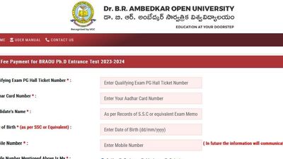 <p>అంబేడ్కర్ ఓపెన్ వర్శిటీ ద్వారా డిగ్రీలో బీఏ, బీకాం, బీఎస్సీ కోర్సుల్లో చేరవచ్చు. ఇక పీజీలో చూస్తే ఎంఏ, ఎంకామ్‌, ఎంఎస్సీ, ఎంబీఏ కోర్సులతో పాటు పీజీ డిప్లొమాలో బీఎల్‌ఐఎస్సీ (BLISc), ఎంఎల్‌ఐఎస్సీ (MLISc) సహా పలు సర్టిఫికేట్ కోర్సులు అందుబాటులో ఉన్నాయి.</p> (https://ts-braouphdcet.aptonline.in/)