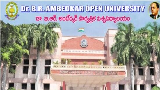 అర్హత కలిగిన అభ్యర్థులు https://braou.ac.in/ వెబ్ సైట్ లోకి వెళ్లి అప్లికేషన్ చేసుకోవాల్సి ఉంటుంది. ఇందుకు 13 ఆగస్టు 2025వ తేదీని తుది గడువుగా నిర్ణయించారు. ఈలోపే అభ్యర్థులు దరఖాస్తు చేసుకోవాలని అధికారులు సూచిస్తున్నారు.