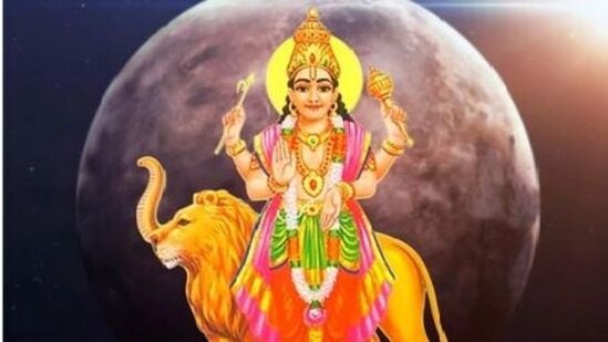 వైదిక జ్యోతిషశాస్త్రం ప్రకారం, గ్రహాల అమరిక చాలా ప్రత్యేకమైనదిగా భావిస్తారు. గ్రహం అస్తమించడం అంటే ఆ గ్రహం సూర్యుడిని సమీపిస్తోందని చెబుతారు. ఎందుకంటే శ్రావణ మాసంలో బుధుడు అస్తమించబోతున్నాడు. అటువంటి పరిస్థితిలో, బుధుడి అస్థిర చలన ప్రభావం సానుకూలంగా ఉంటుంది. దీన్ని బుధుడి సంయోగం అంటారు. ఈ బుధుడి సంయోగం కారణంగా ఐదు రాశుల తలరాత మారడంతోపాటు అదృష్టం పట్టనుంది.