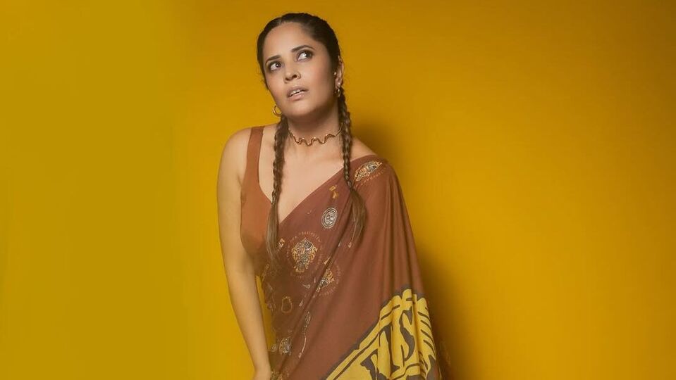 <p>ఇవాళ (జులై 13) రాత్రి 9 గంటలకు జీ తెలుగులో డ్రామా జూనియర్స్ సీజన్ 8 ఎపిసోడ్ ప్రసారం కానుంది. ఈ నేపథ్యంలో ఇలా నేడు అనసూయ గ్లామర్ ఫొటోలను తన ఇన్‌స్టాగ్రామ్ అకౌంట్‌లో షేర్ చేసింది. </p>(Instagram/Anasuya Bharadwaj)