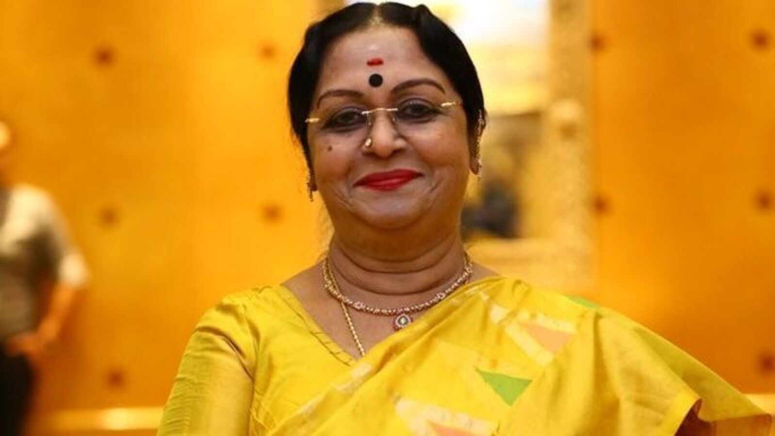 సినీ ఇండస్ట్రీలో మరో విషాదం.. లెజెండరీ నటి సరోజా దేవి కన్నుమూత.. ఎన్నో ఐకానిక్ సినిమాలు.. ఫస్ట్ మూవీకే నేషనల్ అవార్డు