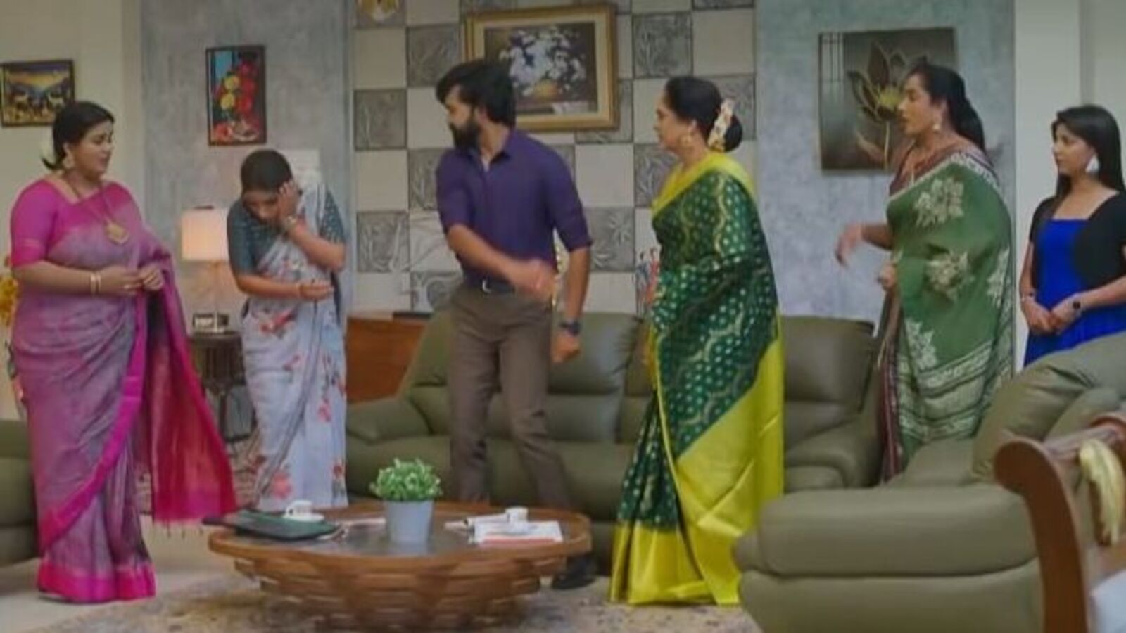 నిన్ను కోరి సీరియల్ టుడే ఎపిసోడ్: బిజినెస్ డీల్ క్యాన్సిల్..కోపంతో చంద్ర చెంపపై కొట్టిన విరాట్.. దుష్ట త్రయం ఫుల్ హ్యాపీ