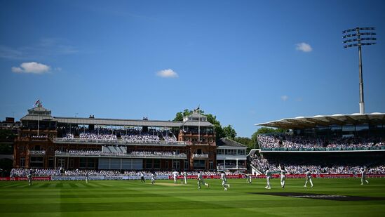 రెండో రోజు మెనూలో బటర్నట్ స్క్వాష్, గుమ్మడికాయ కోర్మా, పె పుదీనా టోర్టెలిని, పనీర్ టిక్కా, రొయ్యల వంటకాలు ఉన్నాయి. బాస్మతి రైస్, బంగాళాదుంప వంటకాలు, క్యారెట్ ఫ్రింజ్ బీన్స్ బ్రోకలీ వంటకాలు, ఫ్రూట్ సలాడ్లు, సమ్మర్ బెర్రీలతో గ్రీక్ పెరుగు కూడా ఉన్నాయి.