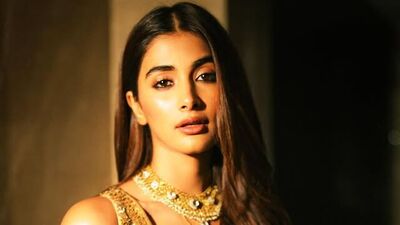 <p>నాగార్జున చిన్న కొడుకు అక్కినేని అఖిల్ తో కలిసి ‘మోస్ట్ ఎలిజబుల్ బ్యాచిలర్’ సినిమాలో నటించింది పూజ హెగ్డే. దీంతో తండ్రి నాగార్జునతో యాడ్ లో, కొడుకులు నాగ చైతన్య, అఖిల్ తో సినిమాల్లో నటించిన హీరోయిన్ గా నిలిచింది. </p> (instagram-hegdepooja) <p>నాగార్జున చిన్న కొడుకు అక్కినేని అఖిల్ తో కలిసి ‘మోస్ట్ ఎలిజబుల్ బ్యాచిలర్’ సినిమాలో నటించింది పూజ హెగ్డే. దీంతో తండ్రి నాగార్జునతో యాడ్ లో, కొడుకులు నాగ చైతన్య, అఖిల్ తో సినిమాల్లో నటించిన హీరోయిన్ గా నిలిచింది. </p> (instagram-hegdepooja)