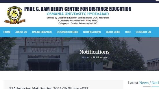 ఈ నోటిఫికేషన్ లో భాగంగా యూజీ, పీజీ, డిప్లోమా కోర్సుల్లో ప్రవేశాలు పొందవచ్చు. ఇప్పటికే ఆన్ లైన్ దరఖాస్తుల ప్రక్రియ ప్రారంభమైంది. అర్హులైన వారు 15 సెప్టెంబర్ 2025లోపు అప్లికేషన్ చేసుకోవాల్సి ఉంటుంది. 