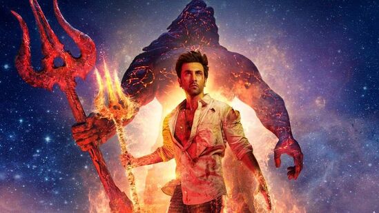 రణబీర్ కపూర్ నటించిన 'బ్రహ్మాస్త్ర పార్ట్ 1' పదో స్థానంలో ఉంది. దీని బడ్జెట్ రూ.375 కోట్ల నుంచి రూ.400 కోట్ల మధ్య ఉంటుంది. ఈ సినిమా తదుపరి రెండు భాగాలు ఇంకా పూర్తి కావాల్సి ఉంది. 