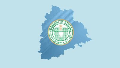 <p>అర్హత కలిగిన విద్యార్థులు <a href="https://telanganaepass.cgg.gov.in/" target="_blank">https://telanganaepass.cgg.gov.in/</a> వెబ్ సైట్ లోకి వెళ్లి దరఖాస్తు చేసుకోవాల్సి ఉంటుంది. రెన్యూవల్ చేసుకోలేని విద్యార్థులు కూడా ఇదే వెబ్ సైట్ లో ప్రాసెస్ చేసుకోవచ్చు. కొత్త విద్యార్థులు అయితే 'ఫ్రెష్ రిజిస్ట్రేషన్' అనే ఆప్షన్ పై నొక్కాలి. అప్పుడు బ్రౌజర్లో మీ స్కాలర్ షిప్ సంబంధిత అప్లికేషన్ ఫారమ్ ఓపెన్ అవుతుంది.</p> <p>అర్హత కలిగిన విద్యార్థులు <a href="https://telanganaepass.cgg.gov.in/" target="_blank">https://telanganaepass.cgg.gov.in/</a> వెబ్ సైట్ లోకి వెళ్లి దరఖాస్తు చేసుకోవాల్సి ఉంటుంది. రెన్యూవల్ చేసుకోలేని విద్యార్థులు కూడా ఇదే వెబ్ సైట్ లో ప్రాసెస్ చేసుకోవచ్చు. కొత్త విద్యార్థులు అయితే 'ఫ్రెష్ రిజిస్ట్రేషన్' అనే ఆప్షన్ పై నొక్కాలి. అప్పుడు బ్రౌజర్లో మీ స్కాలర్ షిప్ సంబంధిత అప్లికేషన్ ఫారమ్ ఓపెన్ అవుతుంది.</p>