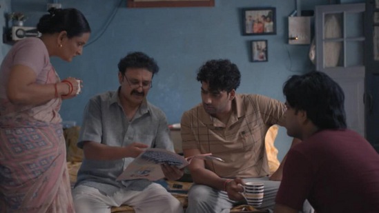 గుల్లక్ - కామెడీ ఫ్యామిలీ డ్రామా సిరీస్ గుల్లక్ ఈ జాబితాలో రెండో స్థానంలో ఉంది. ఈ సిరీస్ కు ఐఎండీబీ రేటింగ్ 9.1గా ఉంది.