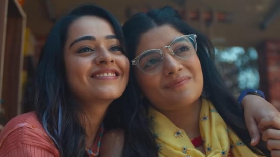 కాలేజ్ రొమాన్స్ - 5వ స్థానంలో రొమాంటిక్ కామెడీ, డ్రామా కాలేజ్ రొమాన్స్ ఉన్నాయి. ఈ సిరీస్ కు ఐఎండీబీ రేటింగ్ 8.3గా ఉంది.