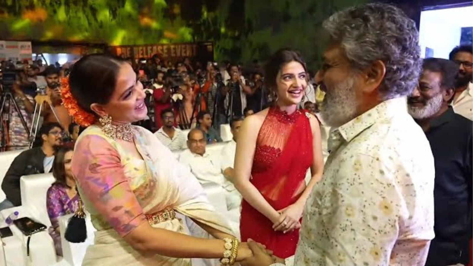 ఫిల్మ్ ఇండస్ట్రీలో అంతకంటే పెద్ద సర్టిఫికేట్ ఉండదు.. జెనీలియాను కొత్తగా చూపిస్తారని ఉంది.. డైరెక్టర్ రాజమౌళి కామెంట్స్