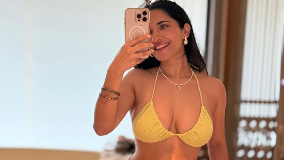 <p>జేడబ్ల్యూ మారియట్ లో నా డ్రీమీయెస్ట్ రోజులను గడిపాను. నా హృదయంలో కొంత భాగాన్ని నేను అక్కడే వదిలేసినట్లున్నాను.. అనే క్యాప్షన్ తో ఆమె ఈ ఫొటోలను షేర్ చేసింది.</p>