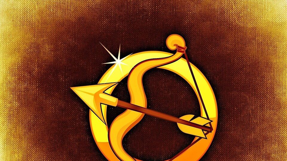 <p>కేతువు, శుక్రుడు ధనుస్సు రాశి 9వ ఇంట్లో కలిసి ఉంటారు. దీని కారణంగా ఈ రాశుల వారికి అదృష్టం ప్రకాశిస్తుంది. ఈ సమయంలో వృత్తిలో మంచి విజయం, పురోగతి ఉంటుంది. ఆర్థిక పరిస్థితిలో మంచి పెరుగుదల ఉంటుంది. బ్యాంక్ బ్యాలెన్స్ పెరిగే అవకాశం ఉంది. మరిన్ని శుభ కార్యక్రమాలలో పాల్గొనవచ్చు. కుటుంబ జీవితం సంతోషంగా ఉంటుంది.</p>