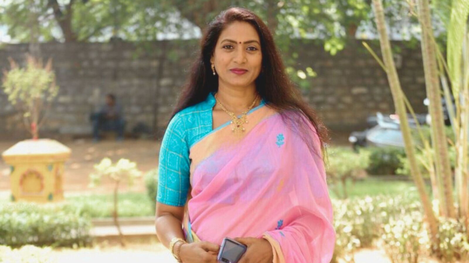 రెండు చుక్కల వీర్యం ఇచ్చి పెద్ద తోపు అనుకుంటారు.. యాంకర్ కామెంట్స్.. మగవాళ్లకు ఏముండదు అన్న సీనియర్ హీరోయిన్ ఆమని