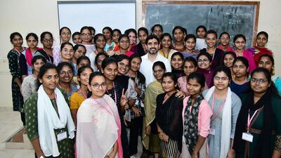 <p>ఇక చివరల్లో పేమెంట్ వివరాలు కనిపిస్తాయి. మీ ఖాతాలోకి డబ్బులు పడ్డాయా లేదా అనేది కనిపిస్తుంది. జమ కాకుండా ఉంటే కూడా ఆ వివరాలు డిస్ ప్లే అవుతాయి. ఒకవేళ డబ్బులు జమ కాకపోతే… స్థానికంగా ఉన్న సచివాలయ అధికారులను సంప్రదించవచ్చు.</p> <p>ఇక చివరల్లో పేమెంట్ వివరాలు కనిపిస్తాయి. మీ ఖాతాలోకి డబ్బులు పడ్డాయా లేదా అనేది కనిపిస్తుంది. జమ కాకుండా ఉంటే కూడా ఆ వివరాలు డిస్ ప్లే అవుతాయి. ఒకవేళ డబ్బులు జమ కాకపోతే… స్థానికంగా ఉన్న సచివాలయ అధికారులను సంప్రదించవచ్చు.</p>