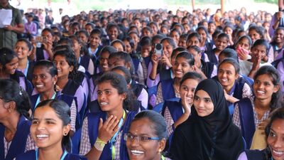 <p>తల్లికి వందనం స్కీమ్ స్టేటస్ లో భాగంగా ముందుగా ప్రాథమిక వివరాలు కనిపిస్తాయి. ఇందులో జిల్లా, మండలం, క్లస్టర్ పేరు, లబ్ధిదారు పేరు వంటి వివరాలను డిస్ ప్లే అవుతాయి. ఆ తర్వాత మీ అప్లికేషన్ వివరాలను కనిపిస్తాయి.</p> <p>తల్లికి వందనం స్కీమ్ స్టేటస్ లో భాగంగా ముందుగా ప్రాథమిక వివరాలు కనిపిస్తాయి. ఇందులో జిల్లా, మండలం, క్లస్టర్ పేరు, లబ్ధిదారు పేరు వంటి వివరాలను డిస్ ప్లే అవుతాయి. ఆ తర్వాత మీ అప్లికేషన్ వివరాలను కనిపిస్తాయి.</p>