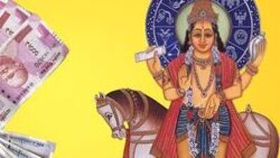<p>జూలై 20న శుక్రుడు మృగశిర నక్షత్రంలోకి ప్రవేశిస్తాడు. ఇది నాలుగు రాశుల వారికి అనేక లాభాలను తీసుకువస్తుంది. శుక్రుడి నక్షత్ర సంచారం శుక్రుడి నక్షత్ర సంచారంతో కొన్ని రాశుల వారికి డబ్బు అందుతుంది. వైవాహిక జీవితంలో సంతోషం ఉంటుంది. కొత్త వాహనాలు, బంగారం, ఎలక్ట్రానిక్ పరికరాలను కొనుగోలు చేస్తారు. ఫ్యాషన్, డిజైన్, ఆర్ట్, మ్యూజిక్, మీడియా రంగాల వారికి విజయాలు అందుతాయి.</p> 