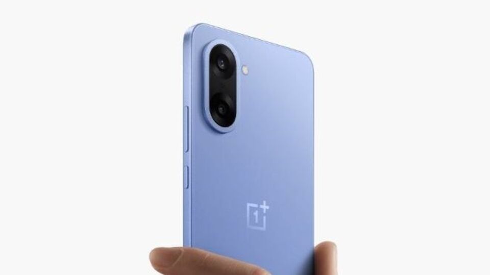 <p>ఇందులో మీడియాటెక్​ డైమెన్సిటీ 8350 పవర్​ఫుల్​ ప్రాసెసర్​ ఉంటుంది. ఆండ్రాయిడ్​ 15 ఆధారిత ఆక్సిజన్​ఓఎస్​పై ఇది పనిచేస్తుంది. ఏఐ ఎరేజర్​, ఏఐ రిఫ్లెక్షన్​ రిమూవర్​ వంటి ఏఐ ఫీచర్స్​ కూడా దీని సొంతం.</p>