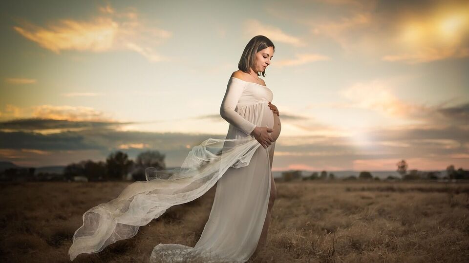 <p>మరోవైపు, గర్భం చివరి దశ ప్రీమెచ్యూర్​ లేబర్​ని నివారించేందుకు హస్తప్రయోగం లేదా పెనిట్రేషనల్​ సెక్స్​కి దూరంగా ఉండాలని వైద్యులు సలహా ఇస్తున్నారు.</p>