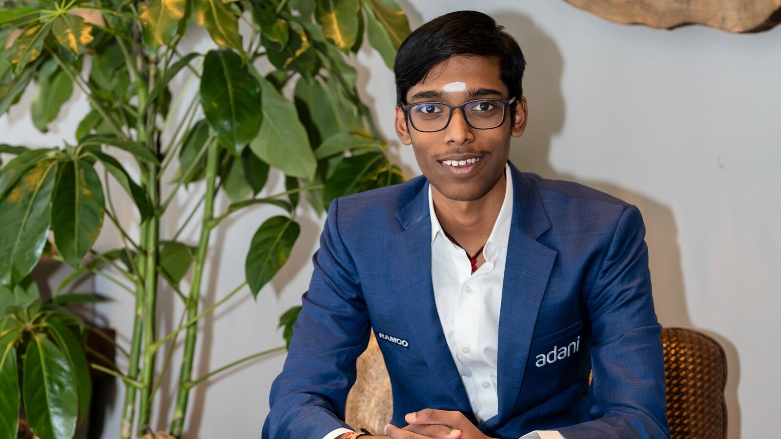 ప్రపంచ నంబర్ వన్ కు ముచ్చెమటలు పట్టించిన ఇండియన్ కుర్రాడు.. మూడు రోజుల్లో కార్ల్ సన్ పై ప్రజ్ఞానంద రెండు విక్టరీలు