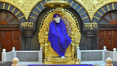 <p>మూడో రోడు షిర్డీలోని హోటల్ నుంచి చెక్ అవుట్ చేయాలి. త్రయంబకేశ్వర్, పంచవతి దర్శనం ఉంటుంది. నాగర్‌సోల్ స్టేషన్‌లో రాత్రి 08:30 గంటలకు రైలు ఉంటుంది. 09:20 గంటలకు బయల్దేరుతుంది. ఓవర్ నైట్ జర్నీ ఉంటుంది. చివరి రోజు ఉదయం 09.45 గంటలకు కాచిగూడ రైల్వే స్టేషన్ కు చేరుకుంటారు. దీంతో టూర్ ముగుస్తుంది.</p> 