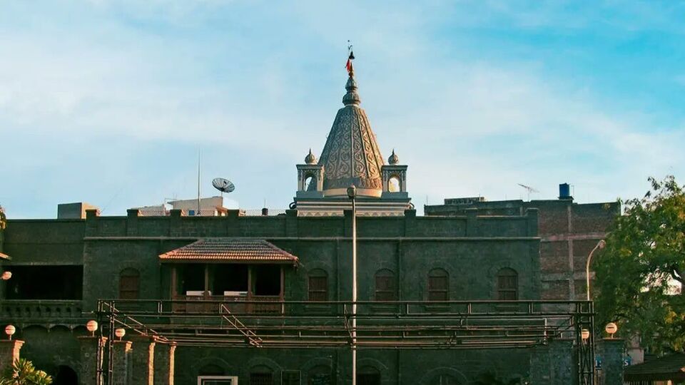 <div><p> షిర్డీ సాయి బాబా దర్శనం చేసుకోవాలనుకుంటున్నారా..? అయితే హైదరాబాద్ సిటీ నుంచి IRCTC టూరిజం ప్యాకేజీని తీసుకొచ్చింది. ట్రైన్ జర్నీ ద్వారా ఈ ప్యాకేజీని ఆపరేట్ చేస్తోంది. </p></div>(photo source @tstdcofficial twitter)