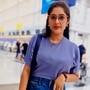 <p>ఈ కాలేజీ పాప ఎవరూ అనుకుంటున్నారా? కాస్త జాగ్రత్తగా పరిశీలించండి చూడండి. హో.. ప్రియ కదా! అవును.. సీనియర్ ఆర్టిస్ట్ ప్రియానే ఆమె. వయసు మీద పడుతున్నా సొగసులో మాత్రం తగ్గేదేలేదంటోంది. </p>