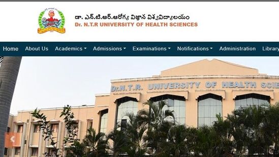 రిజిస్ట్రేషన్ చేసుకునే ఓసీ, బీసీ విద్యార్థులు రూ.2950 చెల్లించాలి. ఇక ఎస్సీ, ఎస్టీ విద్యార్థులు రూ.2360 చెల్లించాల్సి ఉంటుంది. ఆలస్య రుసుముతో ఈ నెల 30, 31వ తేదీల్లో దరఖాస్తు చేసుకోడానికి వీలు కల్పించారు. ఓసీ, బీసీ రూ.22,950, ఎస్సీ, ఎస్టీ విద్యార్థులు రూ.22,360 చొప్పున చెల్లిచంాలి. 