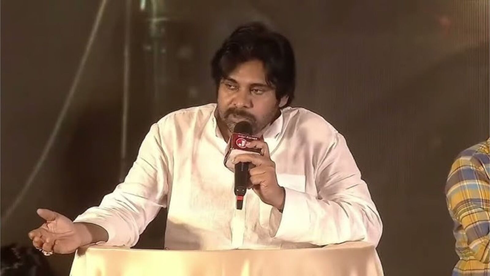 నా 29 ఏళ్ల ప్రయాణంలో ఇదే తొలిసారి.. అతని గొప్పతనం చెప్పారు కానీ దుర్మార్గాన్ని చెప్పలేదు.. పవన్ కల్యాణ్ కామెంట్స్