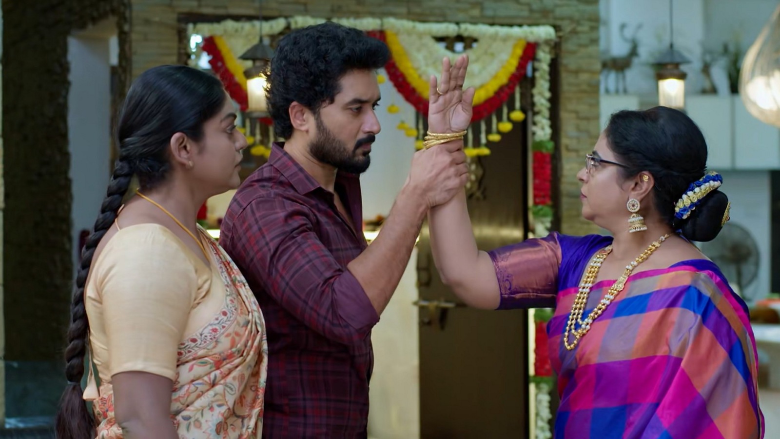 కార్తీక దీపం 2 టుడే ఎపిసోడ్: దీపను కొట్టబోయిన పారు.. నింద తనమీద వేసుకున్న కార్తీక్ సవాల్.. నిజం చెప్పిన దాసు