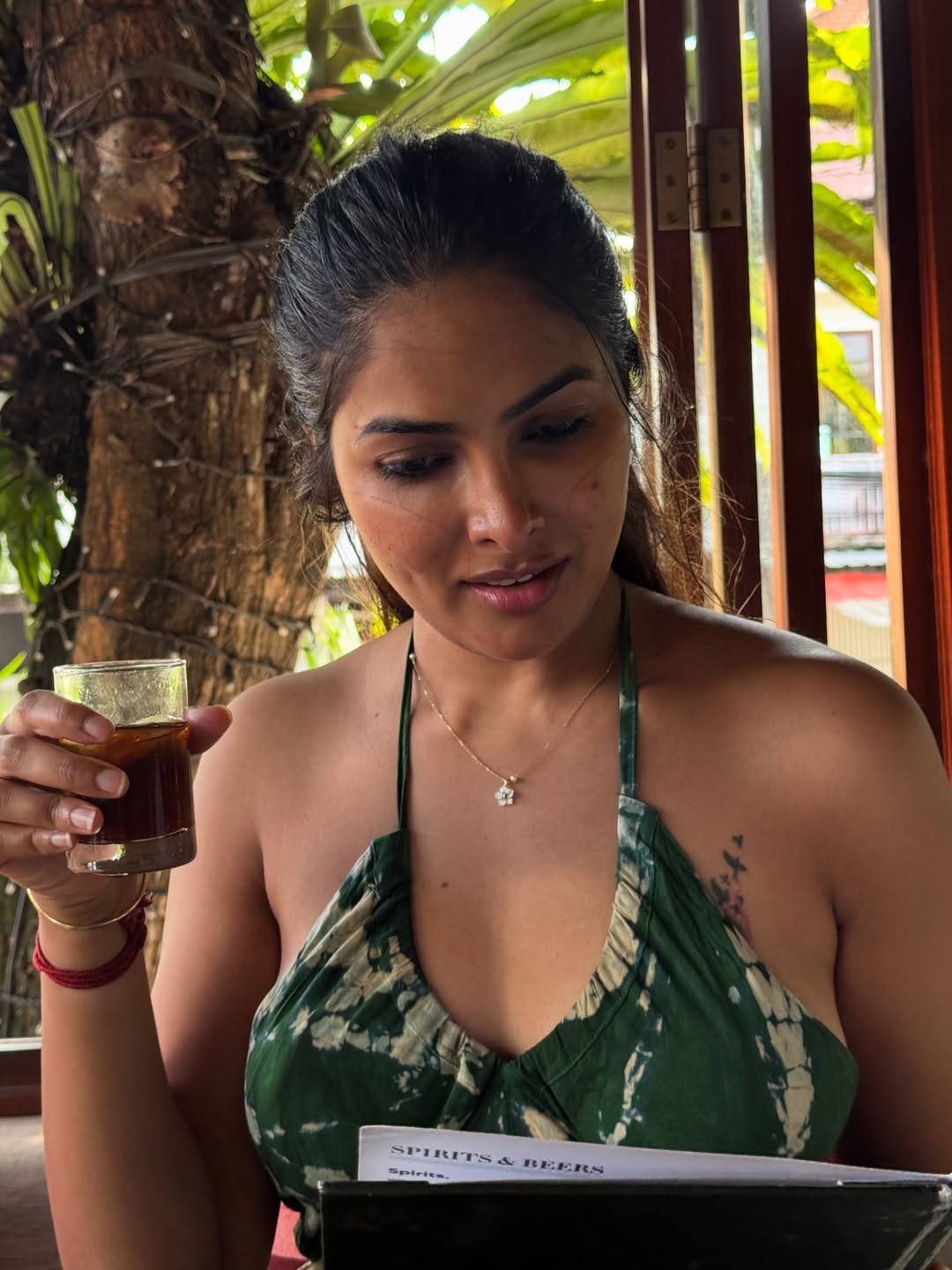ఓ వైపు సినిమాలు, మరోవైపు సిరీస్ లు, ఇంకో వైపు యూట్యూబ్ సాంగ్స్ తో దూసుకుపోతోంది దివి. రీసెంట్ గా నెమలి పేరుతో వీడియో సాంగ్ చేసింది. 