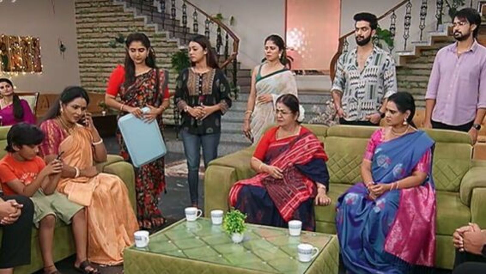 బ్రహ్మముడి జులై 30 ఎపిసోడ్: కావ్యకు ప్రపోజ్ చేసిన రాజ్.. మరోసారి రేవతితో మాట్లాడిన అపర్ణ.. ఇంట్లో స్వరాజ్ సందడి