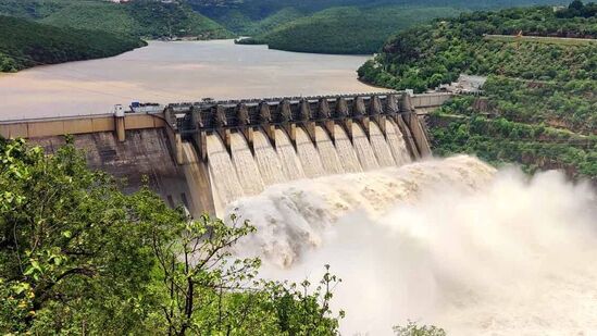 శ్రీశైలం మాత్రమే కాకుండా నాగార్జున సాగర్ ప్రాజెక్ట్ చూసేందుకు కూడా తెలంగాణ టూరిజం ప్యాకేజీని ఆపరేట్ చేస్తోంది. అతి తక్కువ ధరలోనే దీన్ని తీసుకొచ్చింది. హైదరాబాద్ నుంచి ఆపరేట్ చేసే ఈ ప్యాకేజీ ఒకే రోజులు ముగుస్తుంది.