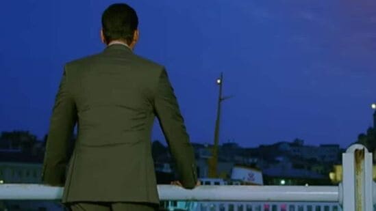 హిందీ సినిమాలకు అభిమానుల సంఖ్య తక్కువేమీ కాదు. కాబట్టి ఈ చిత్రాలన్నీ మంచి బిజినెస్ చేస్తాయి. ఈ నివేదికలో పేర్కొన్న చిత్రం 2012లో అత్యధిక వసూళ్లు సాధించిన చిత్రంగా నిలిచింది.