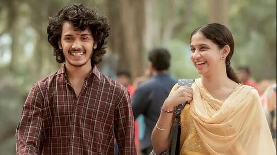 కోర్ట్ స్టేట్ వర్సెస్ నోబడీ తెలుగులో పెద్ధ సక్సెస్ అయిన మూవీ. ఇది నెట్‌ఫ్లిక్స్ లో స్ట్రీమింగ్ అవుతోంది. ఓ ప్రేమజంట చుట్టూ తిరిగే కథ ఇది. కోర్ట్ రూమ్ డ్రామా కావాలనుకుంటే ఈ సినిమా చూడొచ్చు.