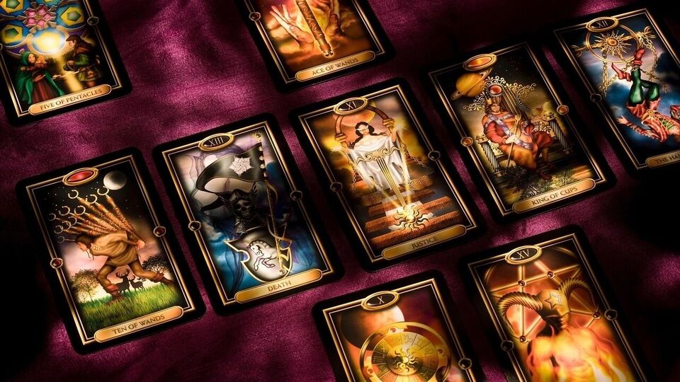 <p>మకర రాశి: ఈ వారం మకర రాశి వారు మరింత కష్టపడాల్సి వస్తుంది. పనిలో, మీరు కష్టపడవలసి ఉంటుంది. అయితే, ఈ వారం మీరు ఆకస్మిక ఆర్థిక లాభాలను పొందుతారు. ఈ వారం ఉద్యోగస్తులు సీనియర్లతో సత్ప్రవర్తన పాటించడం మంచిది. మీ ప్రేమ జీవితం గురించి మాట్లాడితే, మీ సంబంధంలో మాధుర్యం పెరుగుతుంది. అలాగే, మీ భాగస్వామి మీ పనిని ప్రశంసిస్తారు.</p>