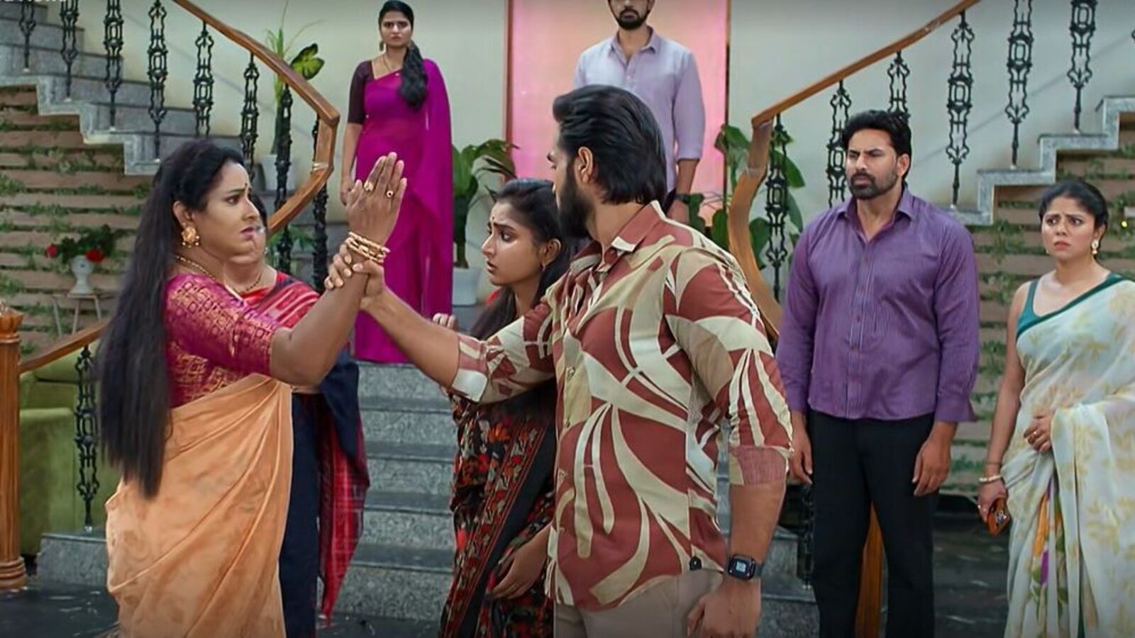 బ్రహ్మముడి ఆగస్ట్ 5 ఎపిసోడ్: రాజ్‌ను దారుణంగా అవమానించిన కావ్య.. కొట్టబోయిన అపర్ణ.. రాజ్‌కు మరో యాక్సిడెంట్