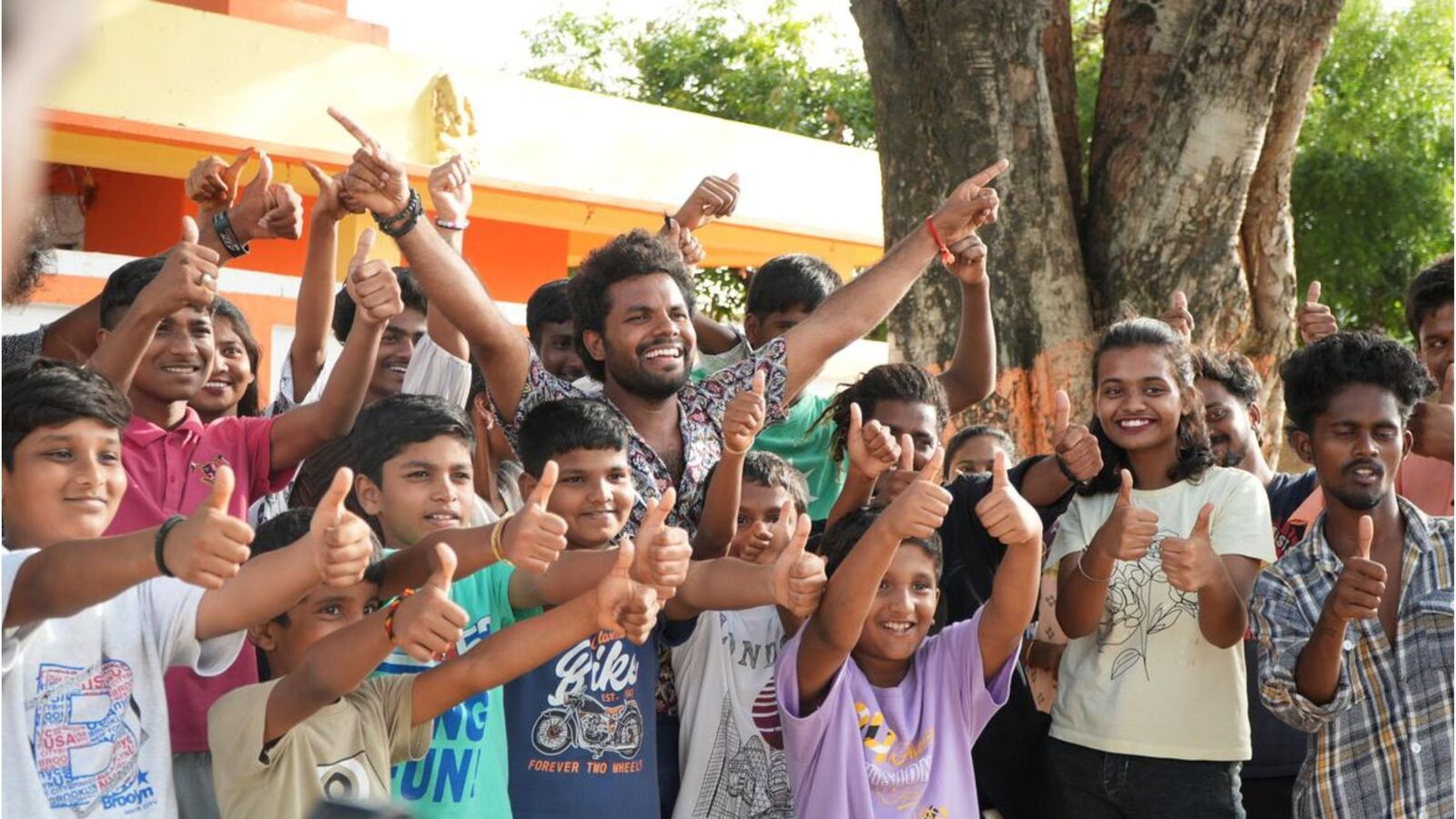 గత వారం నుంచి ముగ్గురం నిద్ర కూడా పోవడం లేదు.. మా అనిల్ ఇంకా పెద్ద హీరో అవుతాడు.. కెమెరా మెన్ కామెంట్స్