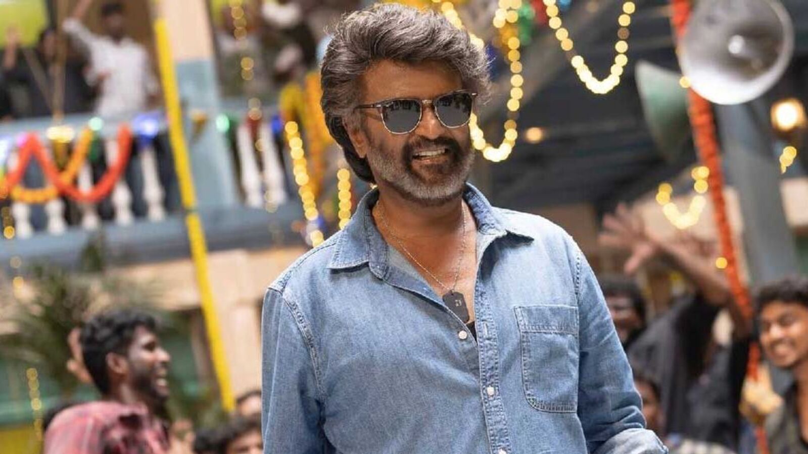 ‘కూలీ’ అడ్వాన్స్ బుకింగ్స్: రజనీకాంత్ సినిమా దూకుడు.. 4 రోజులకు ముందే 50 కోట్ల వసూళ్లు