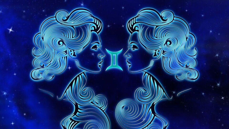 <p>మిథున రాశి వారికి దశాంగ యోగం వల్ల ఆత్మవిశ్వాసం పెరుగుతుంది. వ్యాపారంలో మంచి లాభాలు వస్తాయి. పనిచేసే వారికి పురోగతి అవకాశాలు లభిస్తాయి. ప్రేమ జీవితం మధురంగా ఉంటుంది. ఐటీ, మీడియా రంగాల వారికి ఇది చాలా బాగుంటుంది. సమాజంలో గౌరవం పెరుగుతుంది. విద్యార్థులు చదువులో రాణిస్తారు. కొత్త ఇల్లు లేదా వాహనం కొనాలని ఆలోచిస్తుంటే, మీకు ఆ అవకాశాలు లభిస్తాయి.</p>