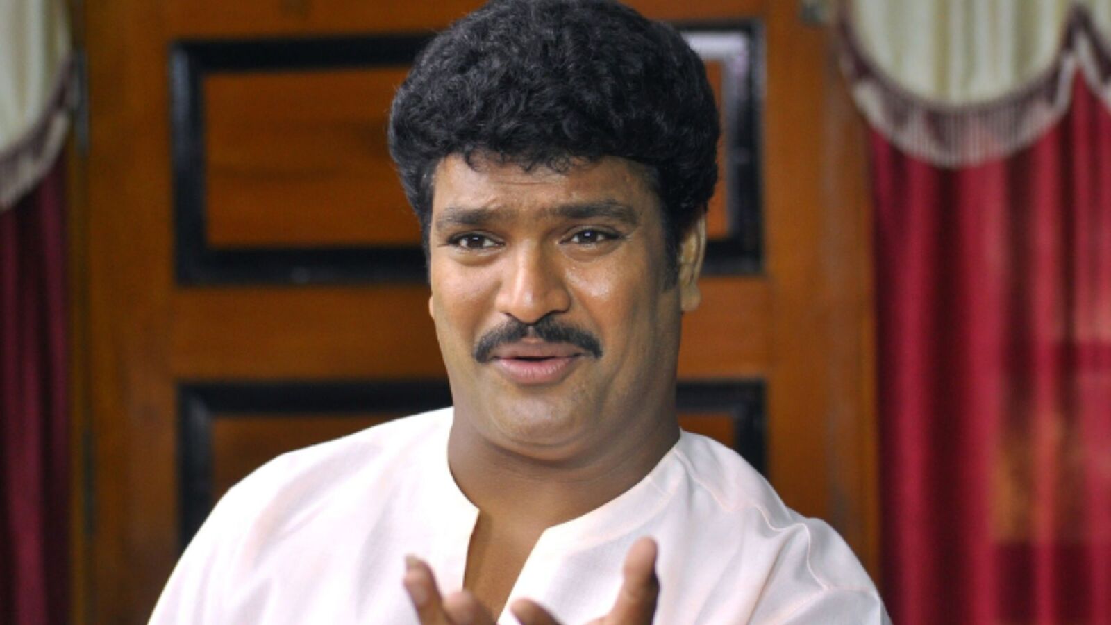 ఆకలికి ఆగలేక భోజనానికి కూర్చుంటే లేపేశారు.. బాధతో వచ్చేశాను.. మిమిక్రీ ఆర్టిస్ట్, కమెడియన్ శివారెడ్డి కామెంట్స్