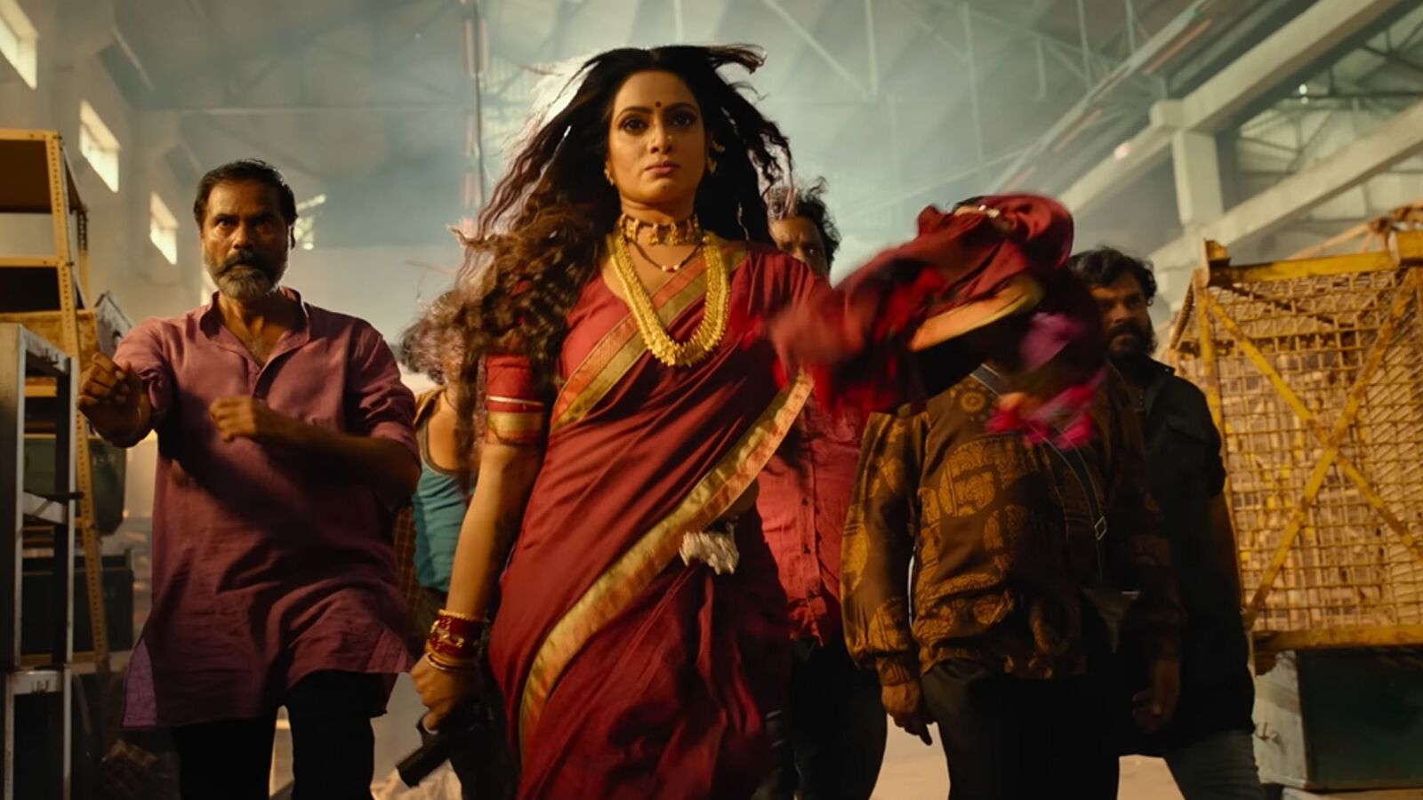 సత్యరాజ్ త్రిబాణధారి బార్బరిక్ ట్రైలర్ రిలీజ్.. బూతులు తిడుతూ ఉదయభాను విలనిజం.. బీజీఎమ్ అదుర్స్