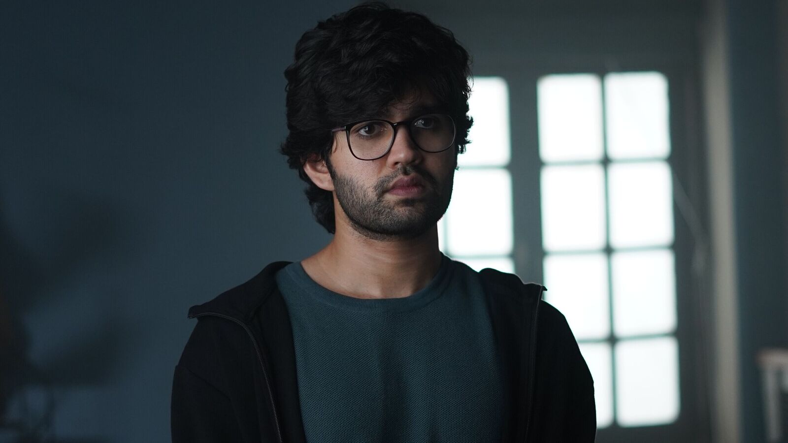 చీకట్లో నుంచి వచ్చే అదృశ్య శ‌క్తి.. ఓటీటీ ట్రెండింగ్‌లో హారర్ సైన్స్ ఫిక్షన్ థ్రిల్లర్.. సస్పెన్స్ సిరీస్.. తెలుగులోనూ