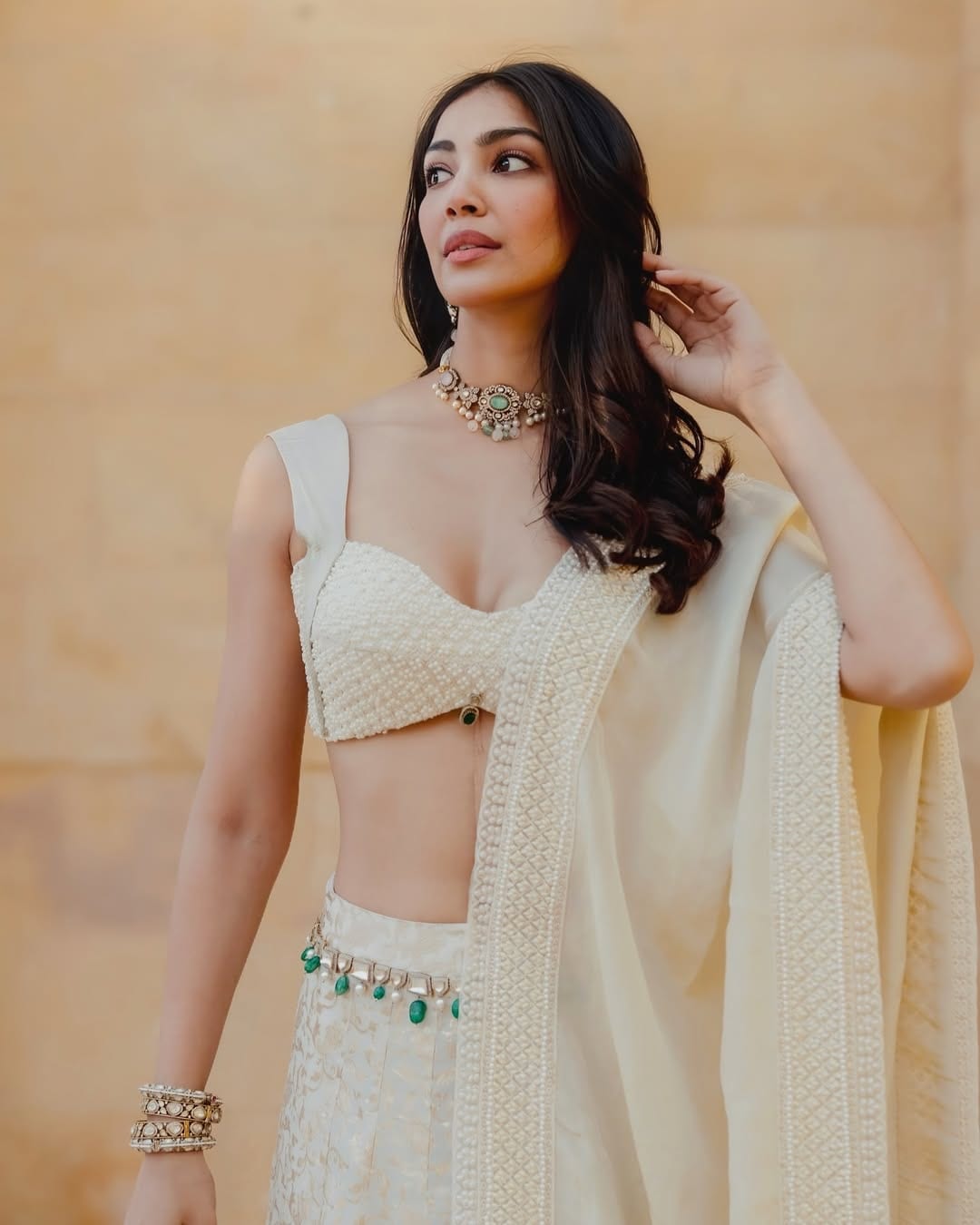 యోగితా బిహానీ ఆగస్టు 7, 1995న బికానెర్‌లో జన్మించింది, ఢిల్లీలో పెరిగింది. ఆమె ఢిల్లీ యూనివర్సిటీ నుండి కంప్యూటర్ సైన్స్‌లో డిగ్రీ పొందింది. చిత్ర పరిశ్రమలో అడుగు పెట్టడానికి ముందు 2016 వరకు ఫరీదాబాద్‌లోని రెడ్‌ఫుడీ స్టార్టప్‌లో పనిచేసింది.